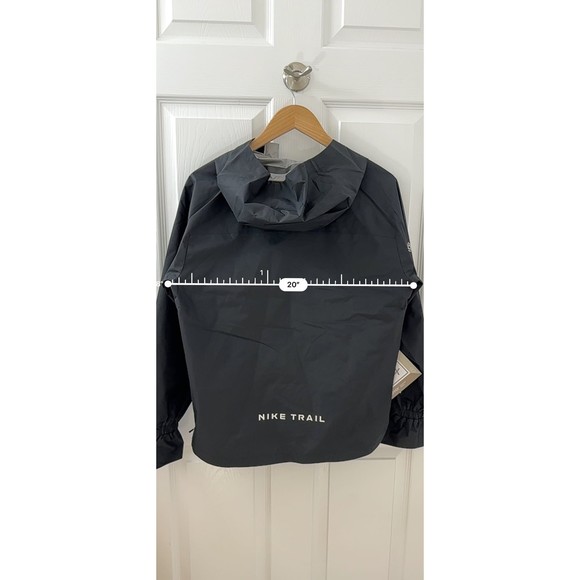 NWT Nike GORE-TEX Trail Jacket Women Waterproof Running Jacket Black DM7565-010 - Picture 11 of 12